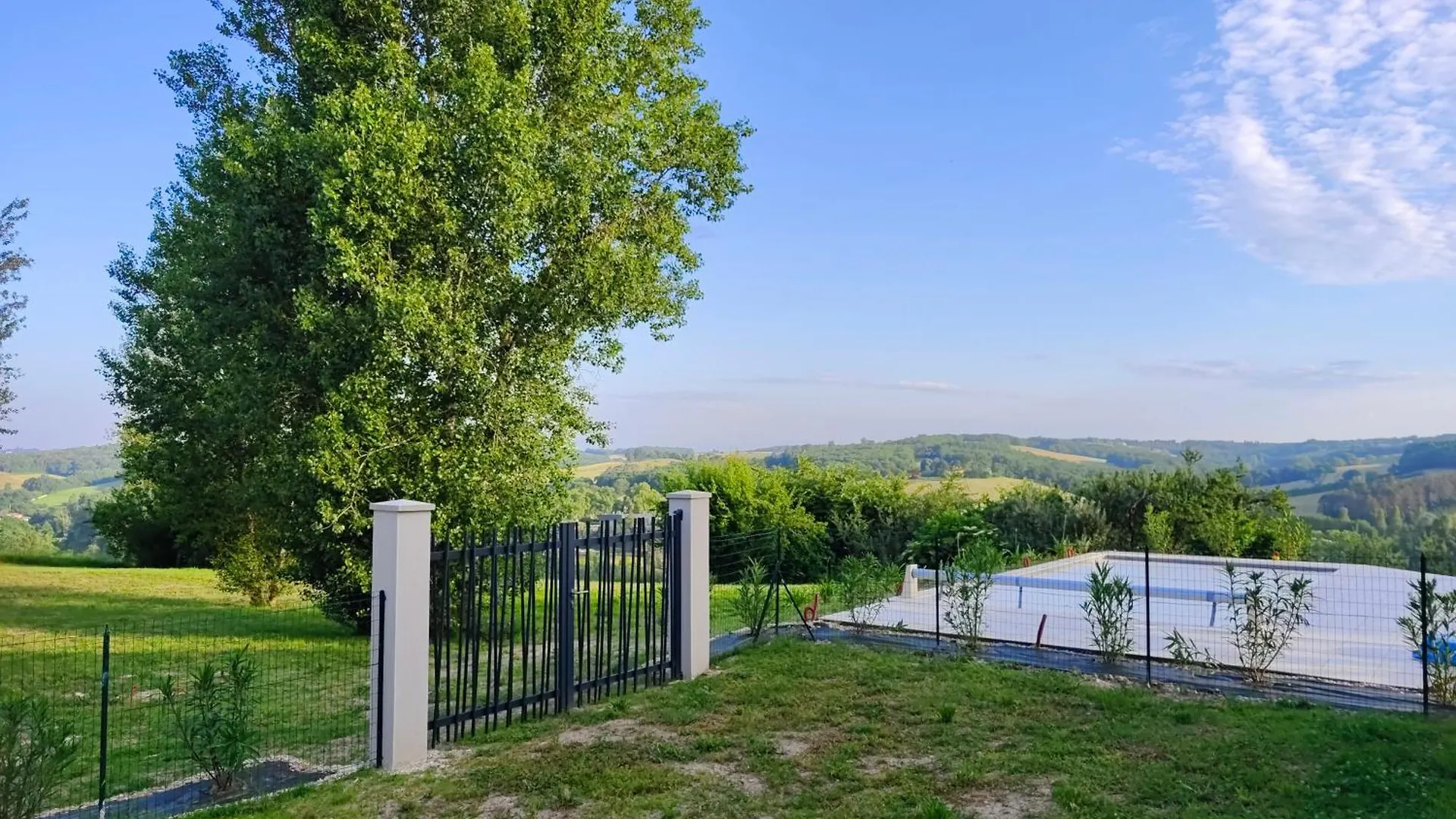 קונדום Gite Le Solquirit - Avec Piscine Et Vue Imprenable